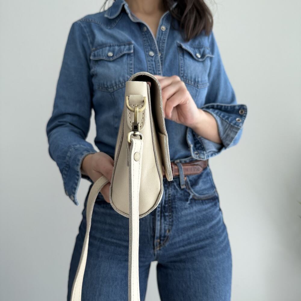 Portland Leather Cream Crossbody Shoulder Bag - Picture 5 of 16